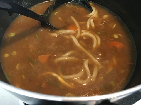 カレーの残りをリメイク。和風カレーうどん。